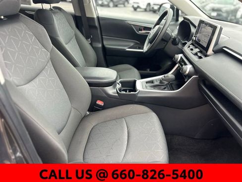 Used 2025 Toyota RAV4 XLE image 5
