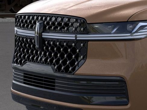 New 2026 Lincoln Navigator L Black Label AWD/4WD image 17