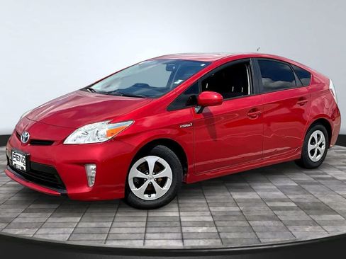 Used 2015 Toyota Prius Two FWD image 1