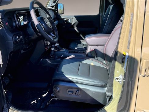 New 2026 Jeep Wrangler Unlimited Rubicon w/ Technology Group image 22