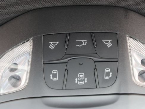 Used 2025 Chrysler Pacifica Select FWD image 54