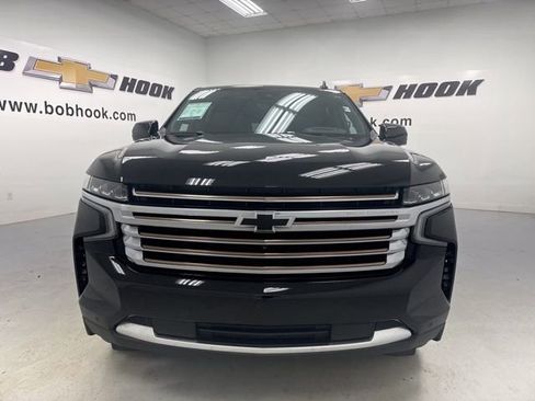 Used 2024 Chevrolet Suburban High Country AWD/4WD image 2