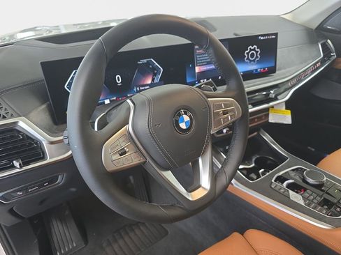 Used 2026 BMW X7 xDrive40i w/ Premium Package AWD/4WD image 11