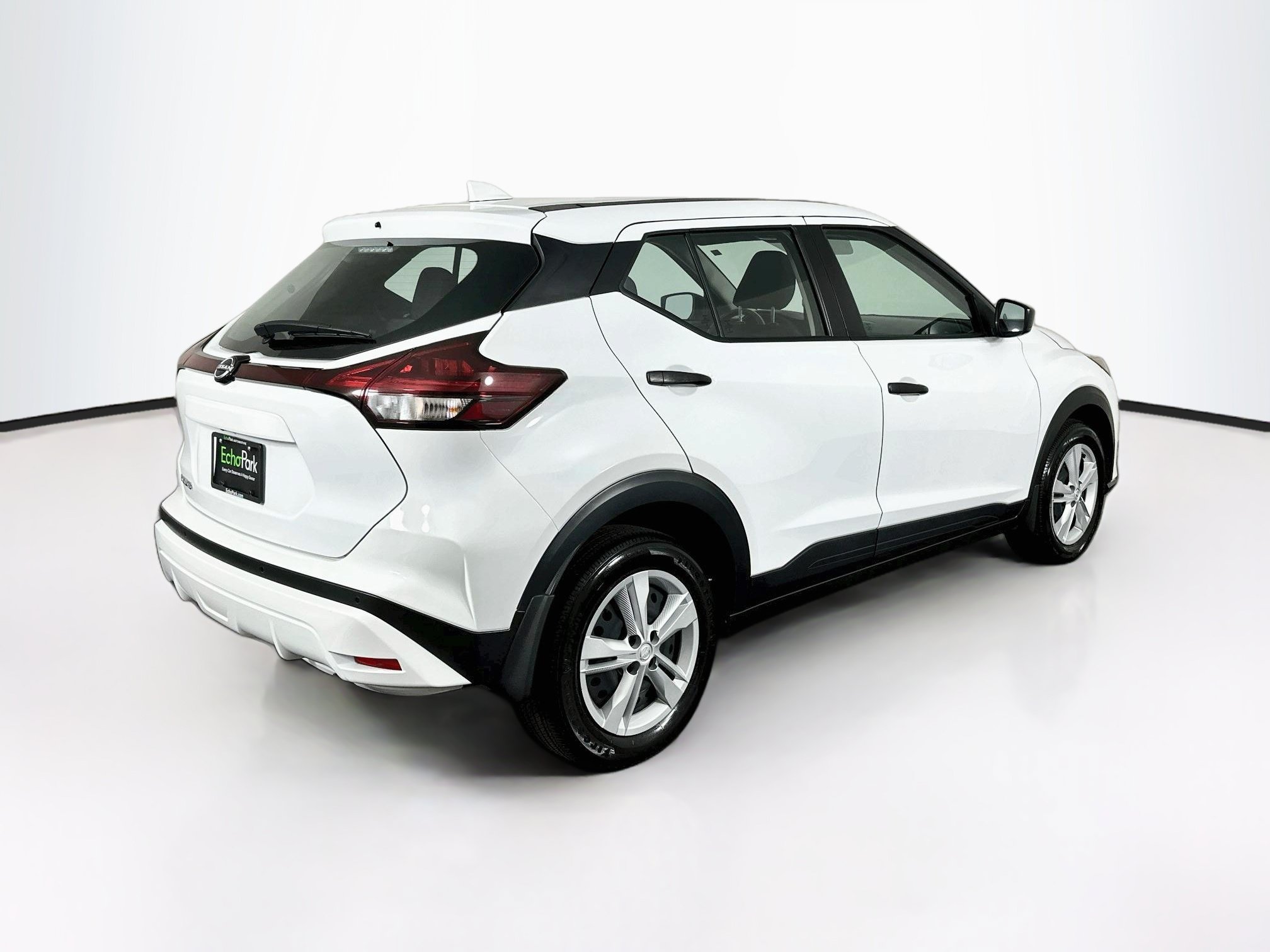 Used 2025 Nissan Kicks Play S FWD image 9