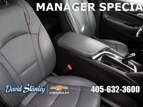 Used 2021 Buick Enclave Premium w/ Sun and Sites Package image 8