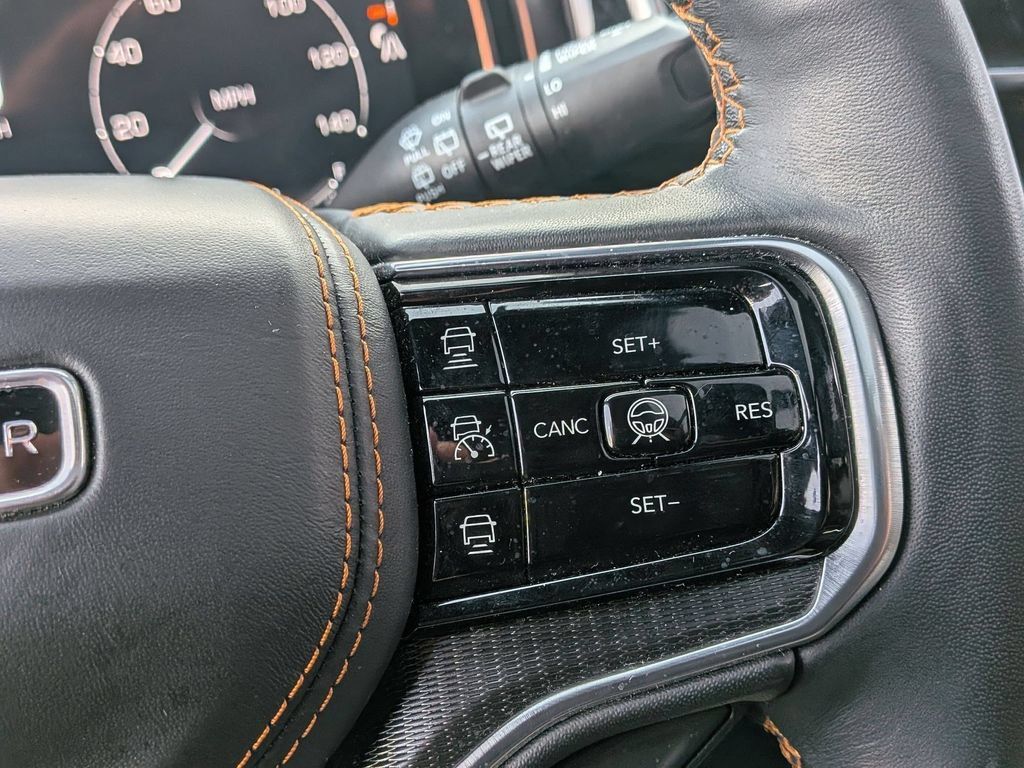 Used 2024 Jeep Grand Wagoneer Series III w/ Rear Seat Video Group 1 AWD/4WD image 13