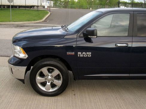 Used 2018 RAM 1500 Big Horn image 7