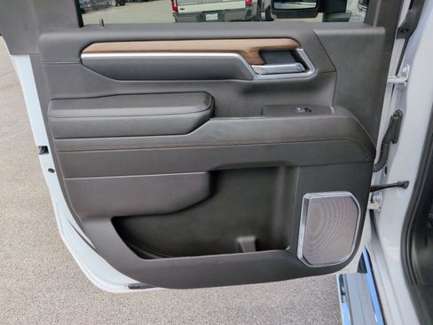 Used 2025 Chevrolet Silverado 2500 High Country w/ Technology Package AWD/4WD image 38