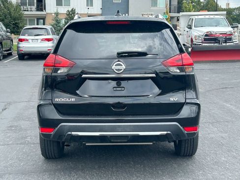Used 2017 Nissan Rogue SV FWD image 6