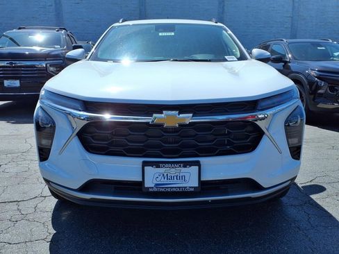 New 2025 Chevrolet Trax LT w/ Driver Confidence Package image 2