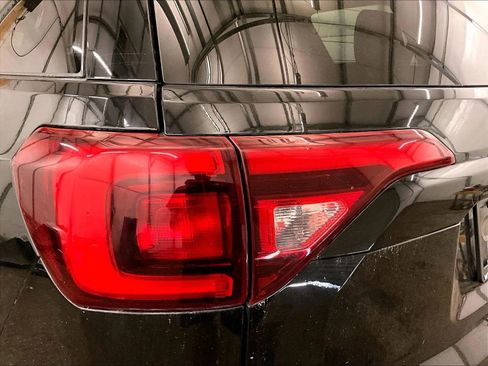 Used 2019 GMC Acadia SLT w/ Black Edition AWD/4WD image 29