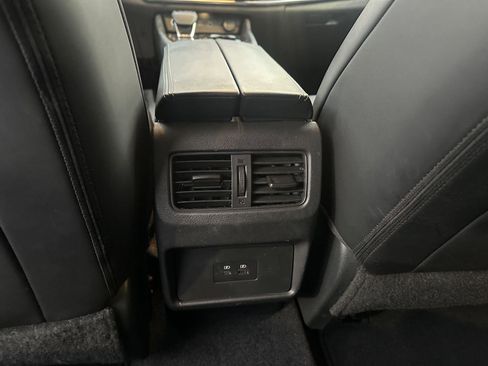 Used 2022 Nissan Rogue SV w/ SV Premium Package image 19