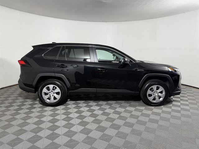 Certified 2023 Toyota RAV4 LE AWD/4WD image 4