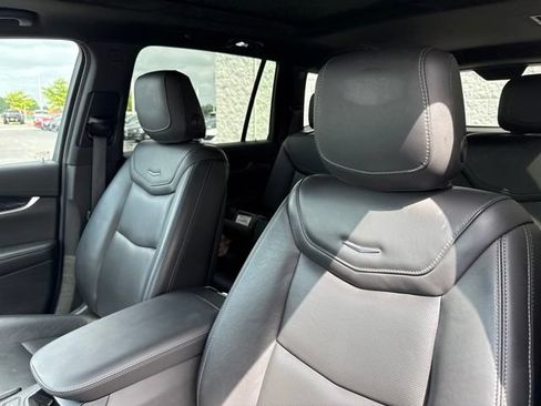 Used 2022 Cadillac XT6 Premium Luxury w/ Technology Package AWD/4WD image 16