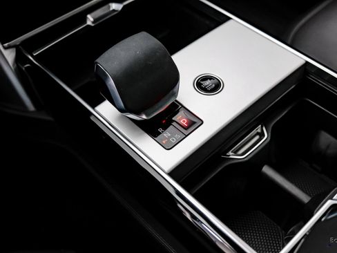 Used 2024 Land Rover Range Rover SE image 49