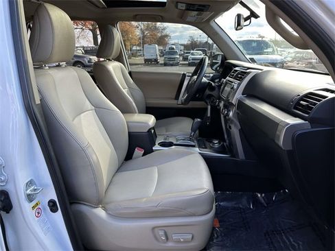 Used 2019 Toyota 4Runner SR5 Premium image 29