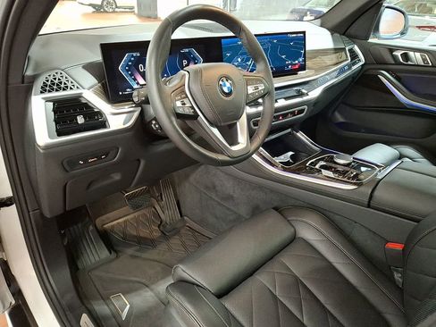 Used 2024 BMW X5 xDrive40i AWD/4WD image 9
