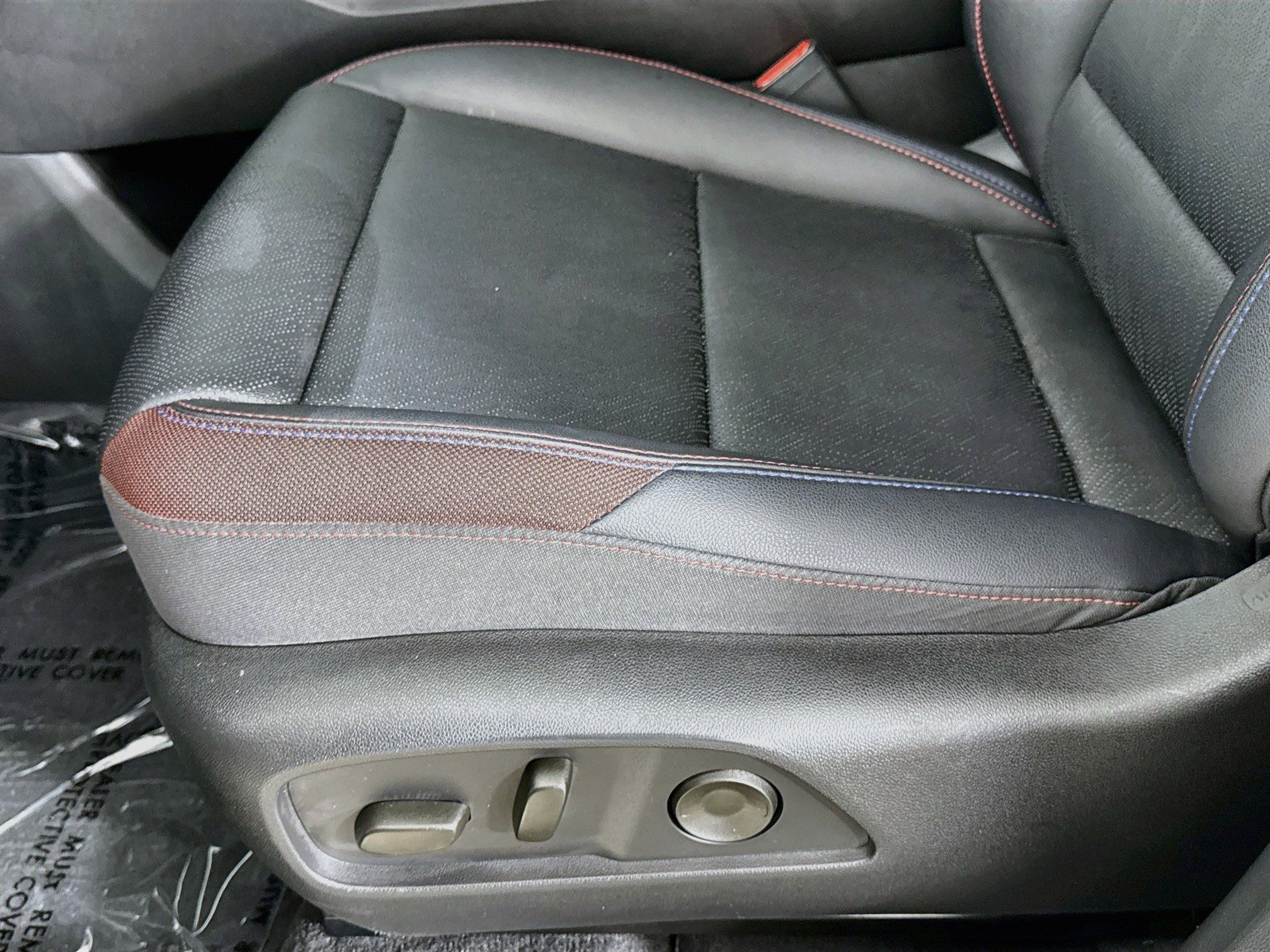 Used 2025 Chevrolet Equinox RS w/ Safety and Technology Package FWD image 22
