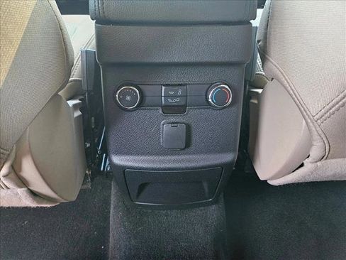 Used 2017 Ford Explorer XLT image 16