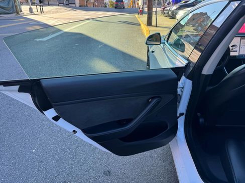 Used 2020 Tesla Model 3 Long Range image 17