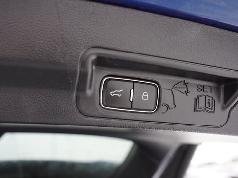 Certified 2022 Ford Explorer XLT w/ Equipment Group 202A image 23