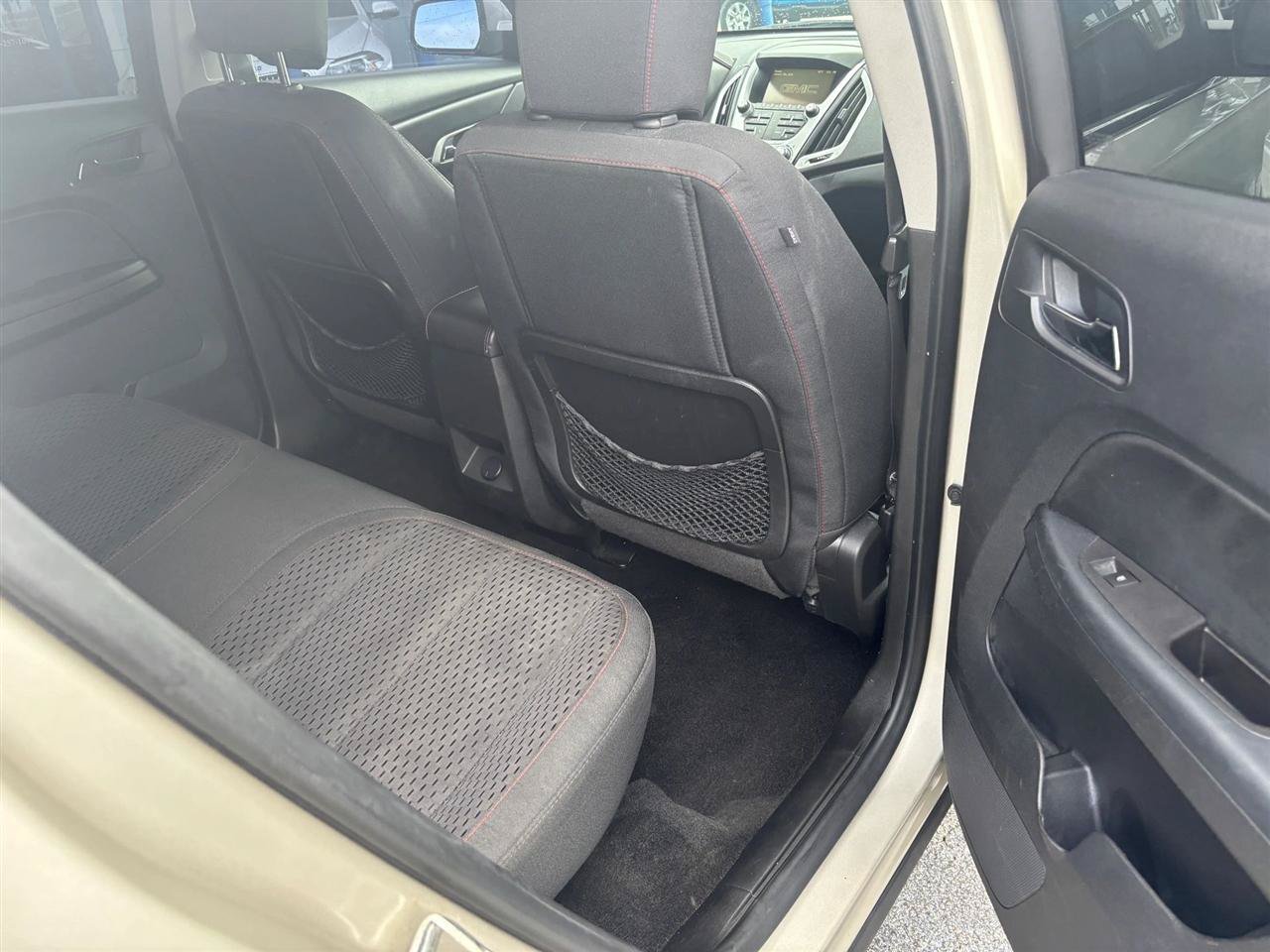 Used 2015 GMC Terrain SLE FWD image 12