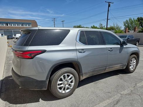 Used 2023 Chevrolet Traverse LS FWD image 3