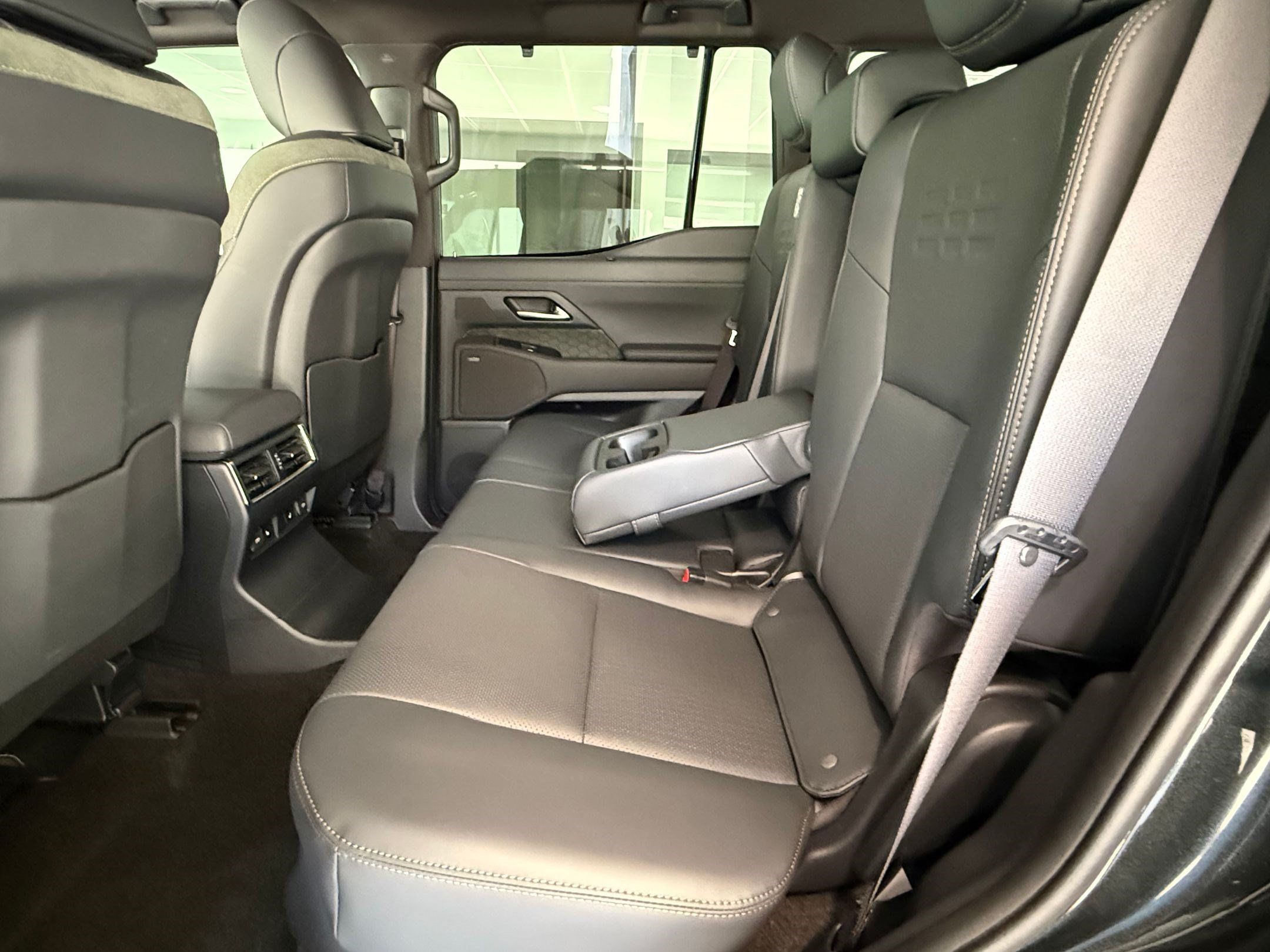 Used 2024 Lexus GX 550 AWD/4WD image 22