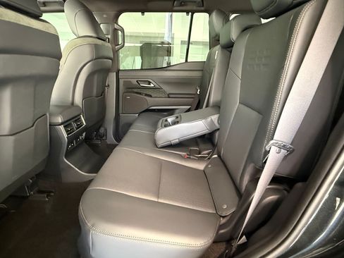 Used 2024 Lexus GX 550 AWD/4WD image 22