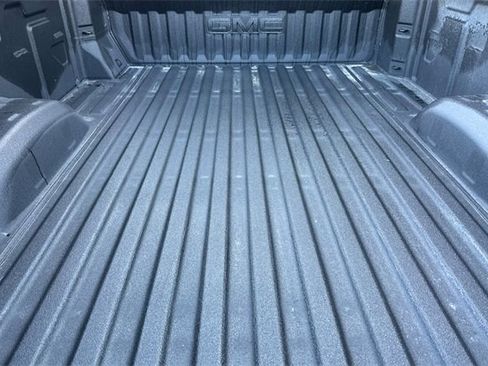 Used 2024 GMC Sierra 2500 SLE w/ Remote Start Package image 17