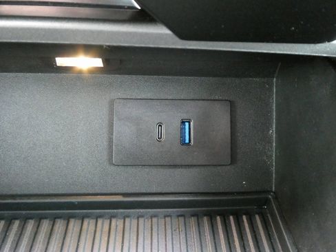 Used 2016 Ford F150 XLT w/ Equipment Group 302A Luxury image 27