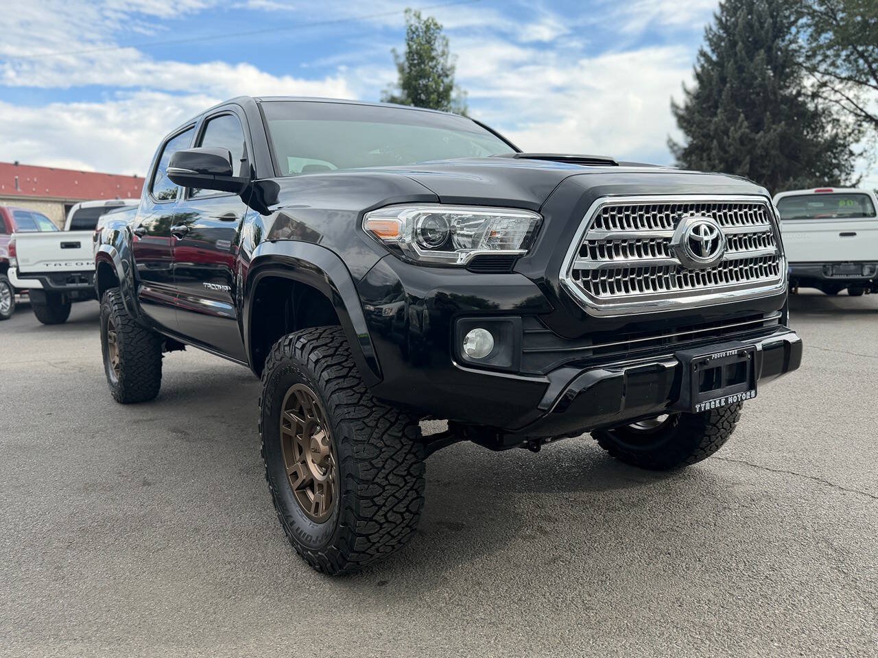 Used 2017 Toyota Tacoma TRD Sport w/ Tow Package AWD/4WD image 87