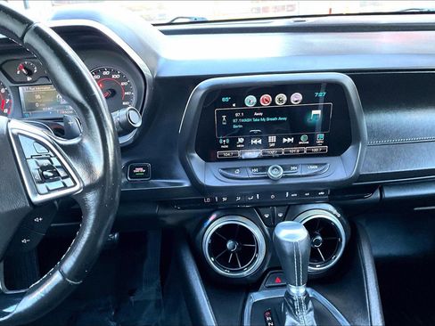 Used 2018 Chevrolet Camaro LT w/ Technology Package RWD image 6