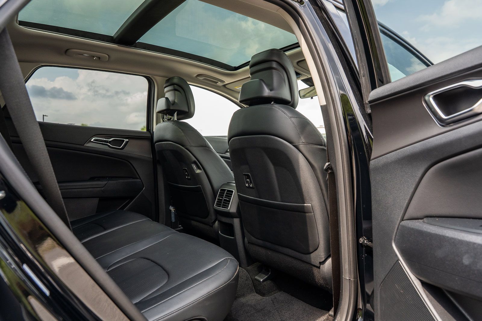 Used 2026 Kia Sportage SX FWD image 14