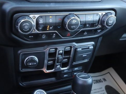 Used 2023 Jeep Gladiator Sport image 28