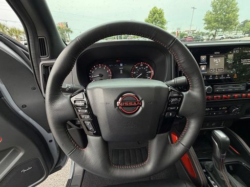 Certified 2025 Nissan Frontier PRO-4X w/ Pro Premium Package AWD/4WD image 18