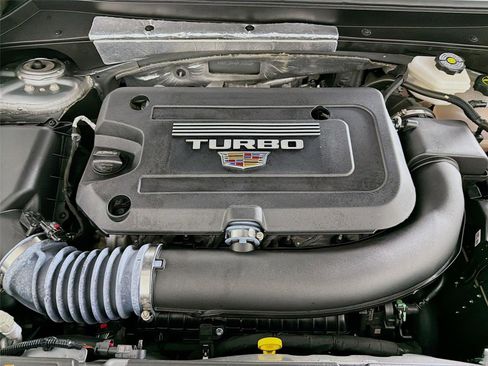 Used 2024 Cadillac XT4 Luxury w/ Cold Weather Package image 28