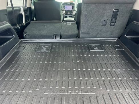 Used 2022 Toyota 4Runner SR5 AWD/4WD image 12