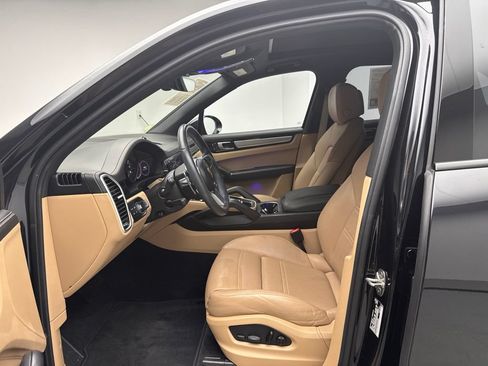 Certified 2022 Porsche Cayenne Platinum Edition AWD/4WD image 11