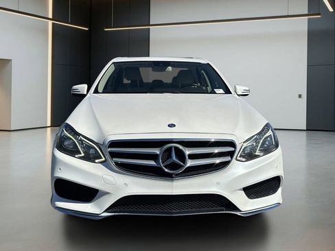 Used 2015 Mercedes-Benz E 400 Sedan image 4