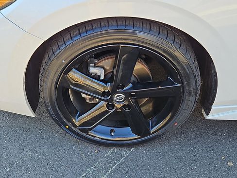 Certified 2023 Nissan Sentra SR w/ SR Premium Package image 8