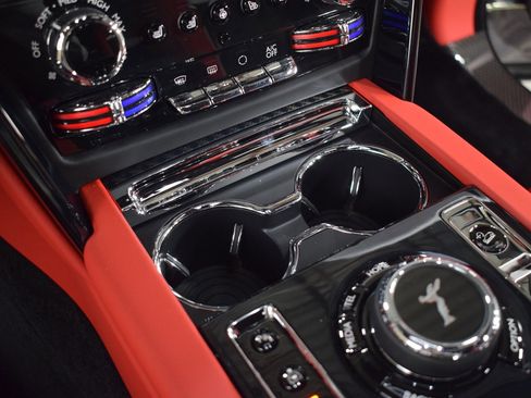 New 2026 Rolls-Royce Cullinan Black Badge image 35