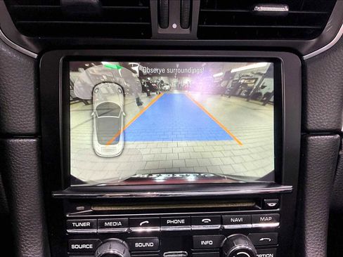 Used 2015 Porsche 911 Carrera image 21