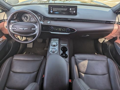 Used 2022 Genesis GV70 2.5T w/ Advanced Package AWD/4WD image 13