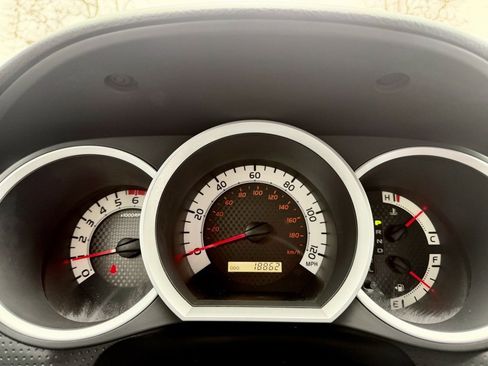 Used 2014 Toyota Tacoma 2WD Regular Cab image 19