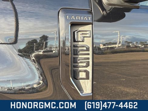 Used 2022 Ford F250 Lariat w/ Black Appearance Package image 9