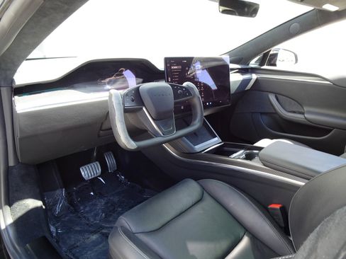 Used 2022 Tesla Model S Plaid image 9
