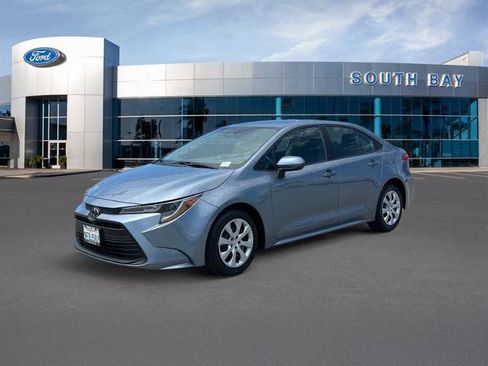 Used 2023 Toyota Corolla LE w/ Carpet Mat Package (TMS) FWD image 1