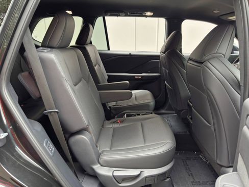 Used 2025 Lexus TX 500h AWD w/ Technology Package image 40