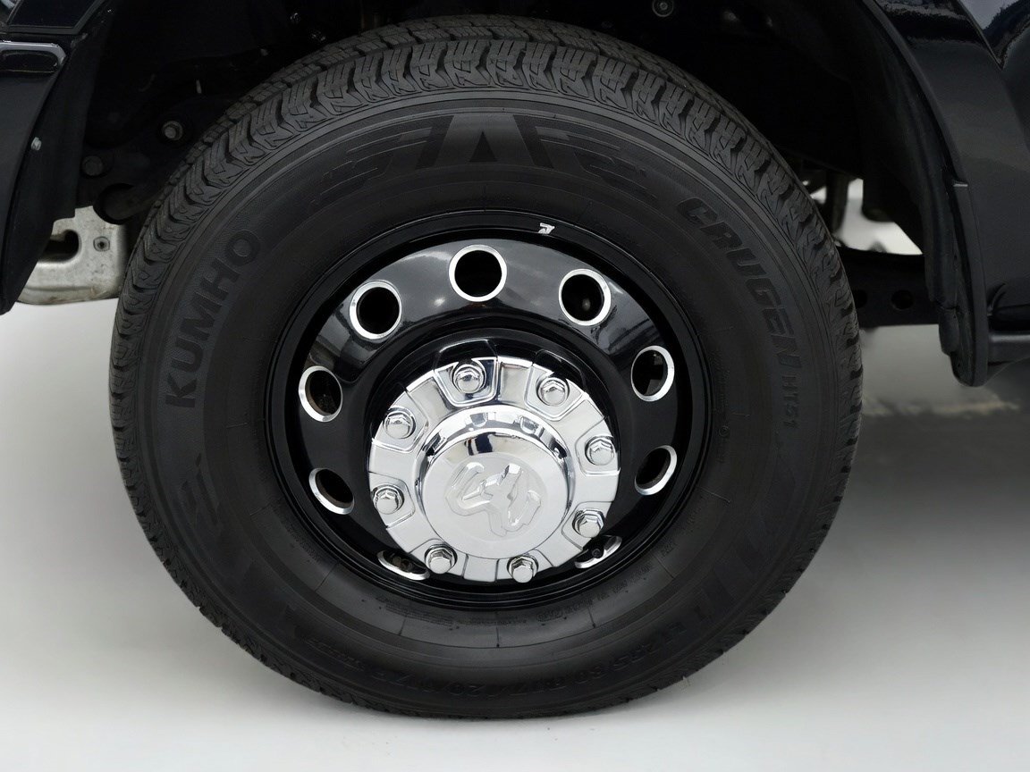 Used 2023 RAM 3500 Laramie AWD/4WD image 19
